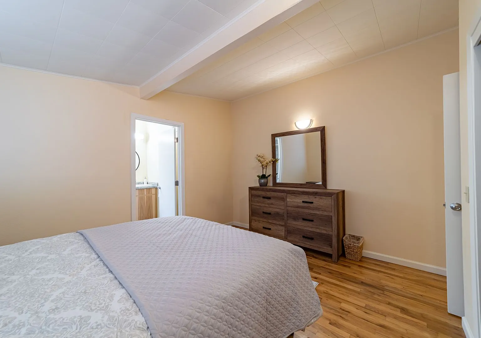 Fully-Furnished 4BD/2BA home near Eureka High! — Photo 3