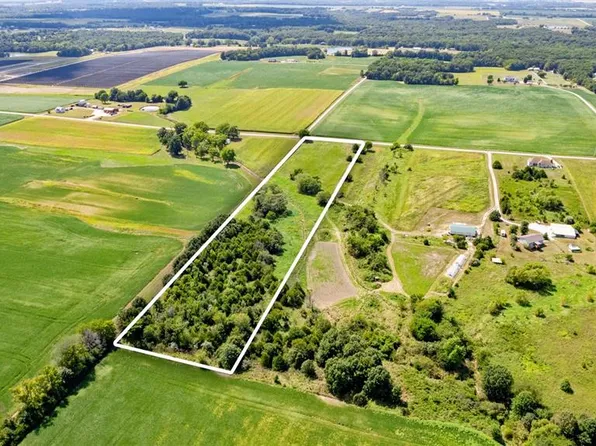 23200 Pioneer Way, Warrenton, MO 63383