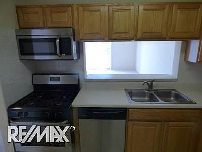3rd image of 1065 N Sterling Ave