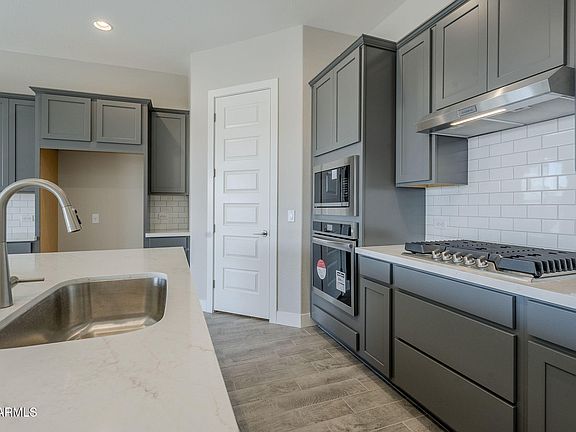 5th image of 16367 W MORNING GLORY Street