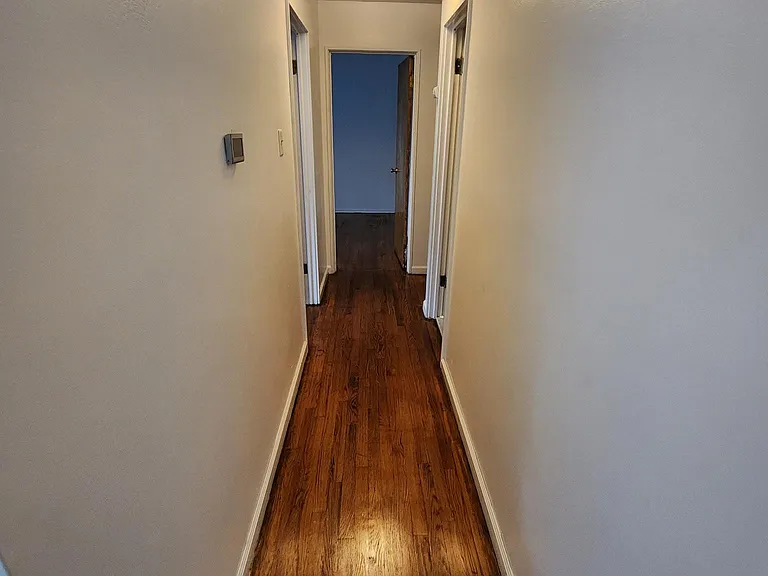 2155 Oriole Dr — Photo 4
