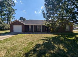 911 Amanda Ln, Hinesville, GA 31313
