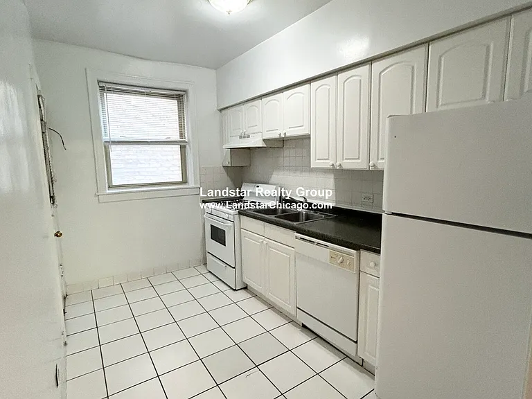 910 Reba Pl #2N — Photo 11