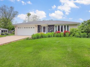 9S180 Rosehill Ln, Downers Grove, IL 60516