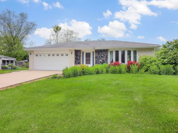 9S180 Rosehill Ln, Downers Grove, IL 60516