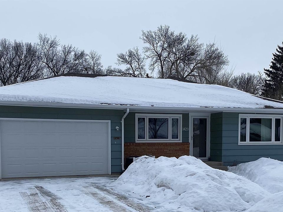 1st image of 1423 N 19th St