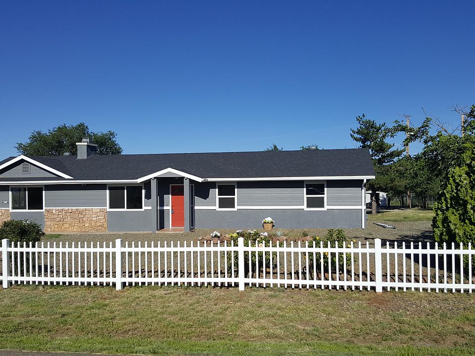 1st image of 2821 N Meadowlark Dr