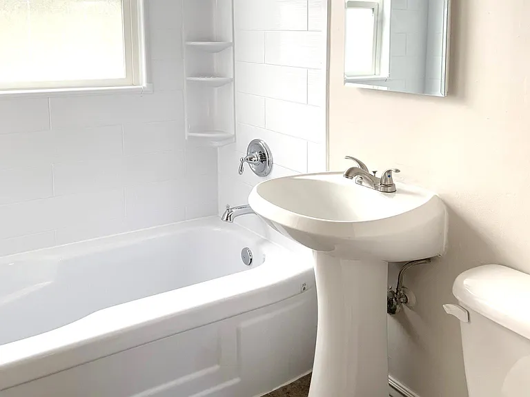 751 S University Ave #4 — Photo 8