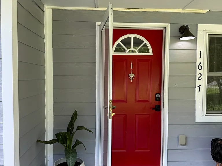 W Robinhood Dr — Photo 2