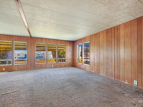 3rd image of 415 1st Ave E