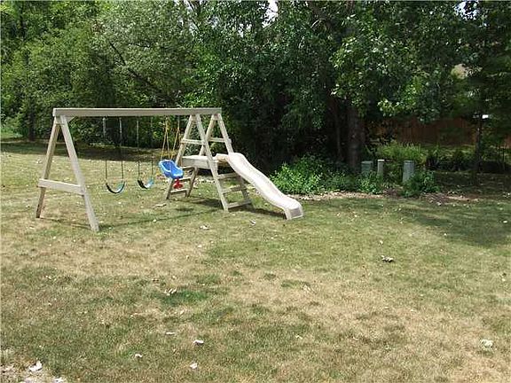 4th image of 209 Cherrystone Dr N