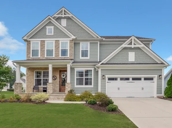 301 Silent Bend Dr, Holly Springs, NC 27540