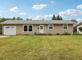 284 Shawnee Dr, Carol Stream, IL 60188