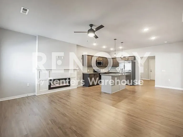 3656 NE Marissa Ln — Photo 3