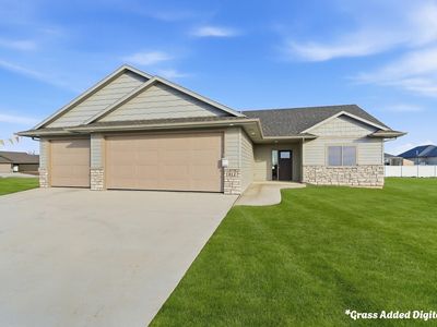 812 Almond Ave, Harrisburg, SD, 57032