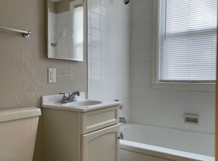 820 N 46th St APT 2, Omaha, NE 68132