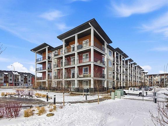 2nd image of 20 Walgrove Walk SE #213