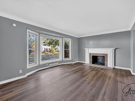4th image of 17400 Huntington Rd
