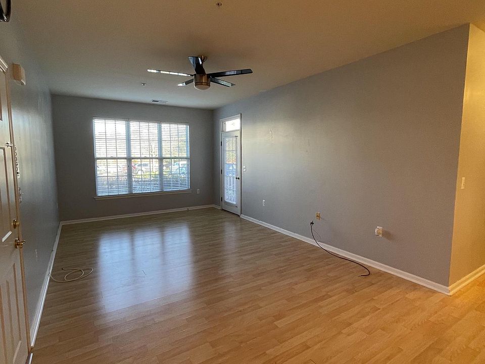 1st image of 610 Sophee Ln #1000