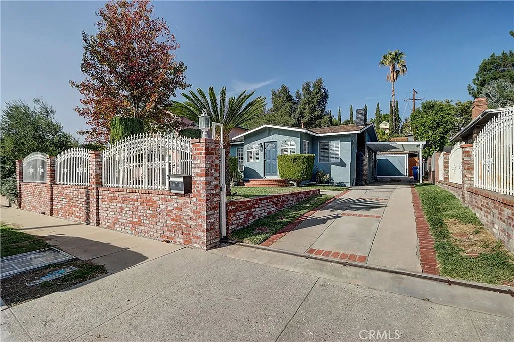 3 bed, 1242 sqft, $5,300 — Photo 3