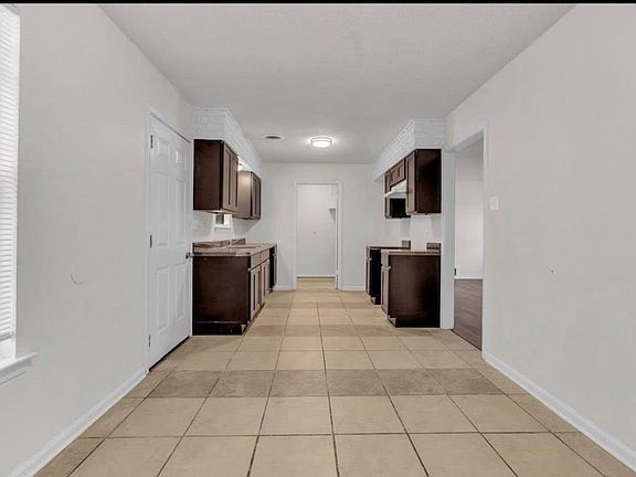 3rd image of 2733 Woodland Hills Cv