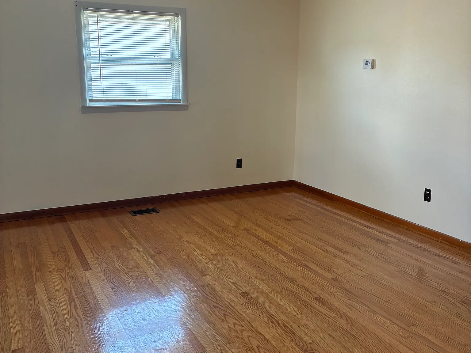 2 bed, 925 sqft, $950 — Photo 4