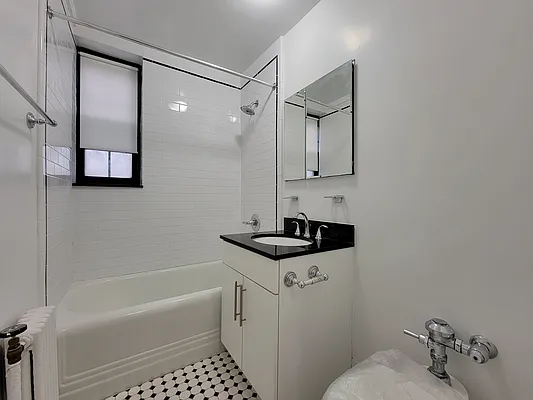 Rented by Made In NY Realty | media 6