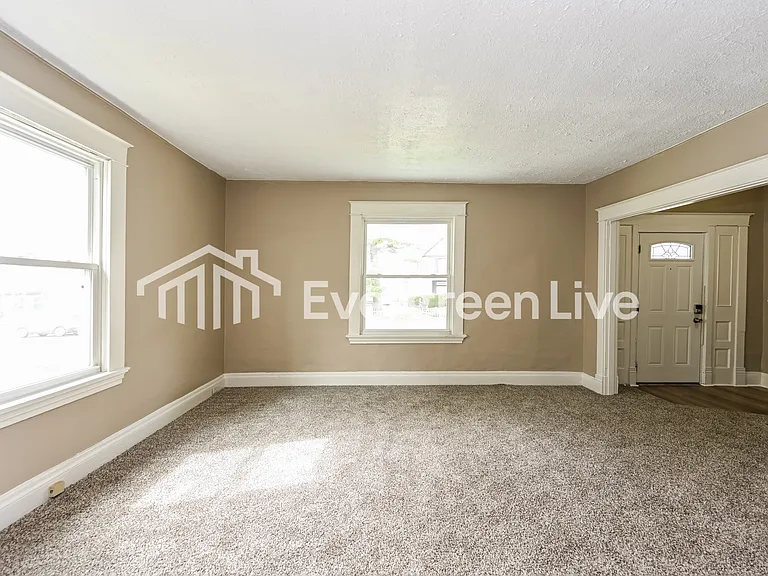 5318 Whetsel Ave — Photo 8