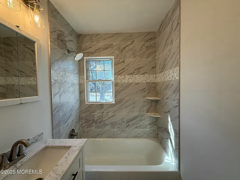 58 Stonehurst Blvd #D — Photo 12