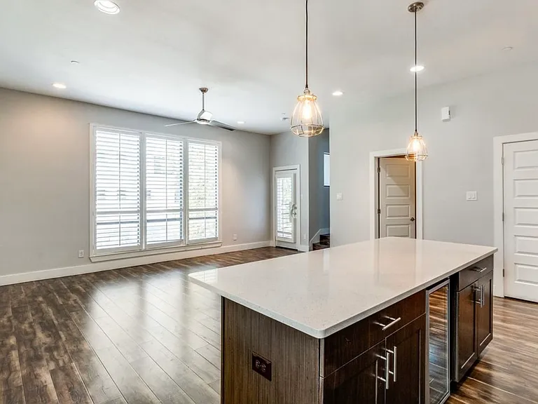 4415 Munger Ave #1A — Photo 9