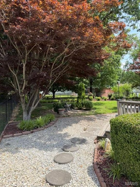 858 Cambridge Dr, Sikeston, MO - More