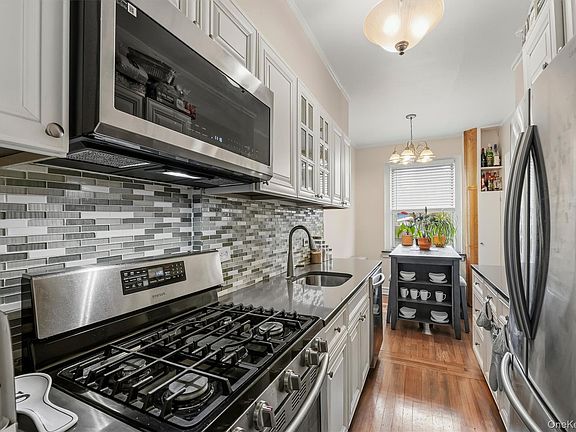 3rd image of 19 William Street #2D