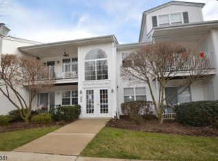 22 Crestview Ln, Mount Arlington, NJ 07856