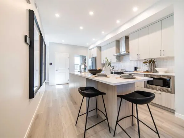 19712 W 40th St SE, Calgary, AB T3M 3A6