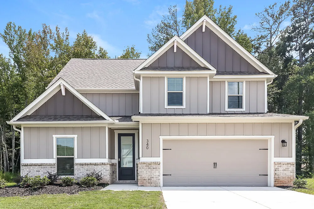 4 bed, 2.5 bath, 2476 sqft, $2,450 — Photo 1