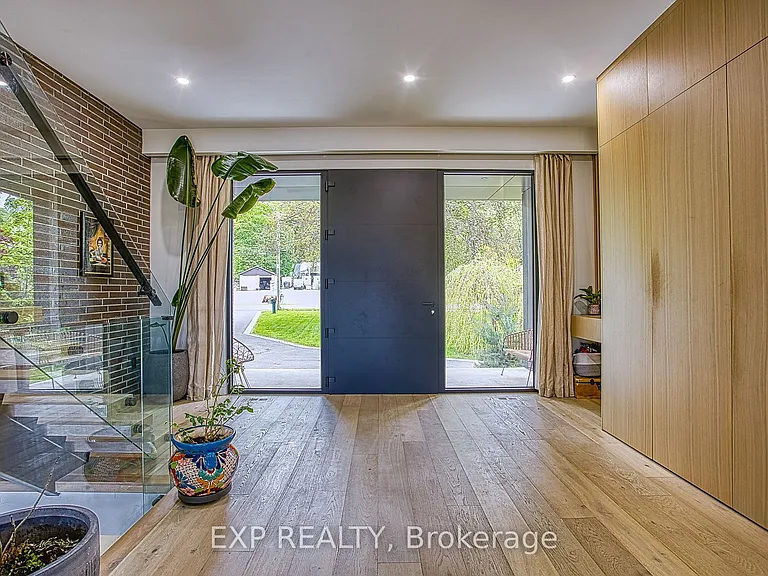 352 Main St W — Photo 5