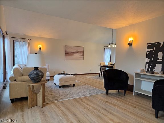 3rd image of 5009 Lansdowne Dr