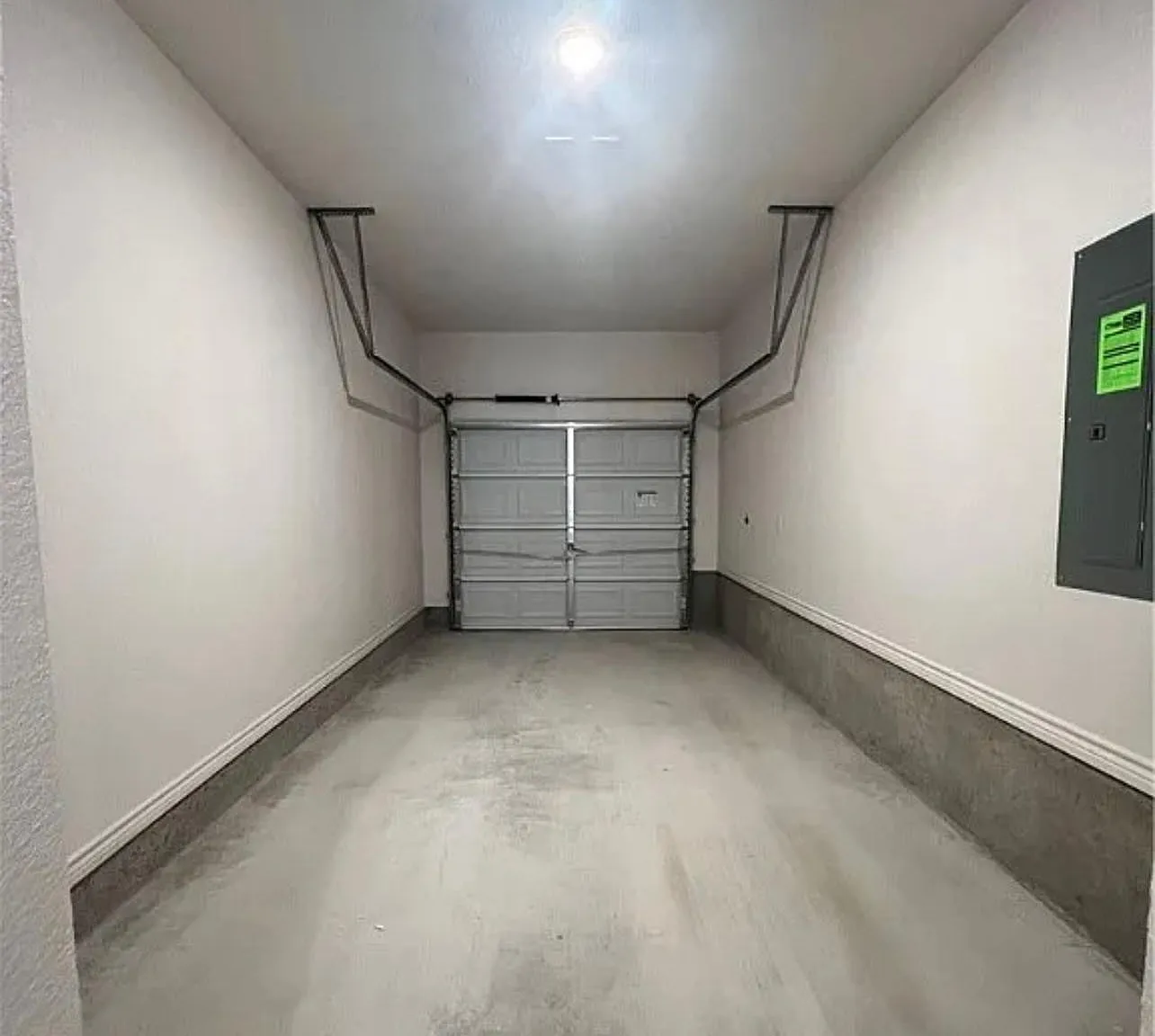 113 Dolphin Drive - 1 — Photo 3