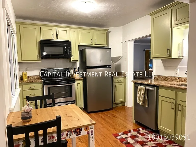 777 E Redondo Ave — Photo 12