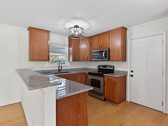 2nd image of 1009 Lockwood Ct