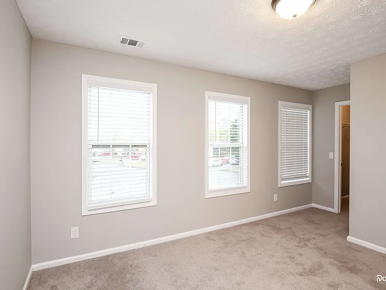 2454 Canary Ct — Photo 7