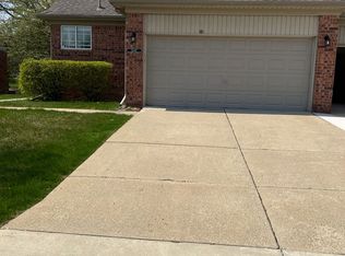 5542 Victory Cir, Sterling Heights, MI 48310