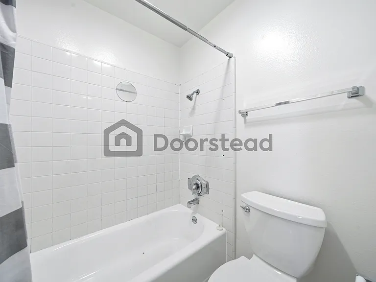1826 S Bundy Dr #5 — Photo 18
