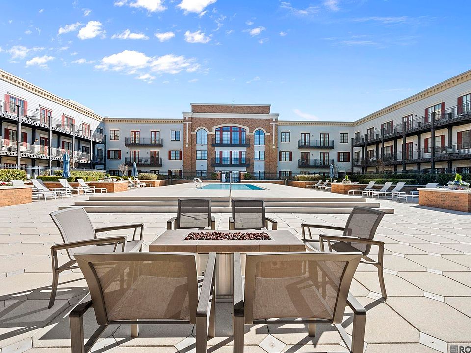 1st image of 7707 Bluebonnet Blvd APT 229