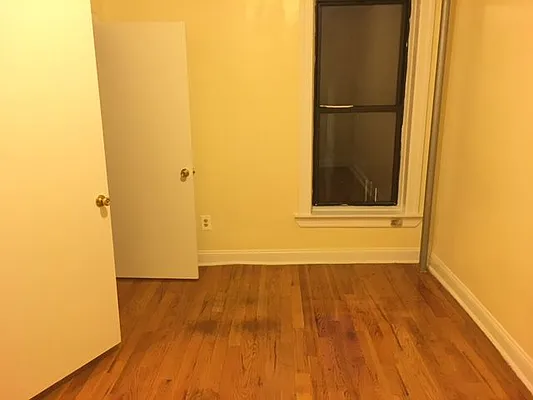 Rented by Premier Metro Realty Corp | media 37