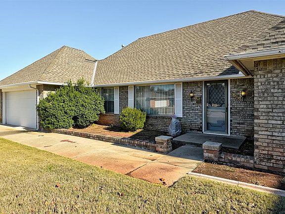 4th image of 2820 NW 115th Pl