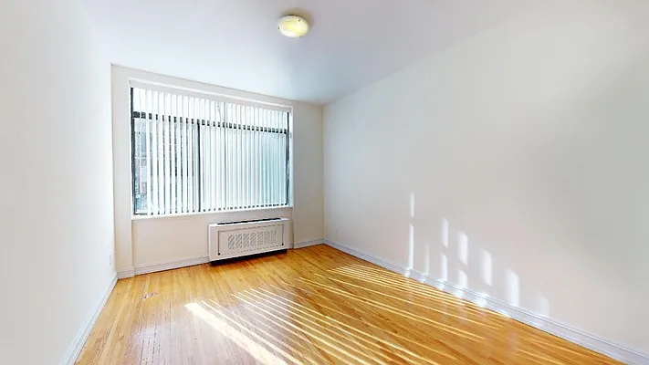 Rented by Bond New York | media 3