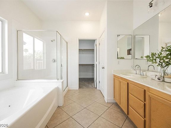 5th image of 4130 Farmdale Ave