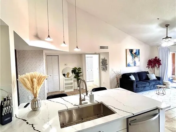 1265 Wildwood Lakes Blvd #3-303, Naples, FL 34104