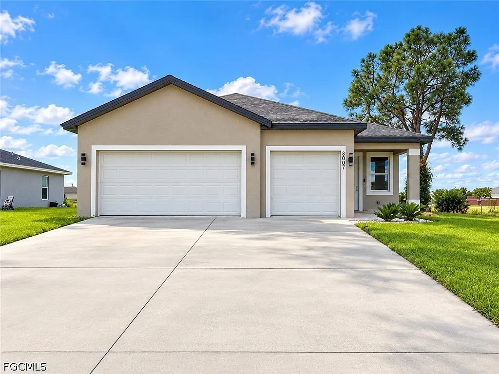 3 bed, 2.0 bath, 1731 sqft, $2,400 — Photo 1